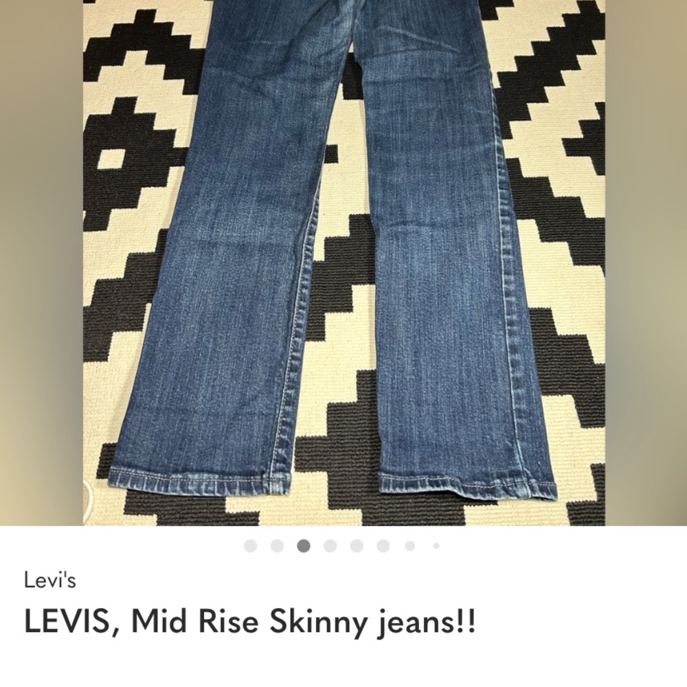 LEVIS, Mid Rise Skinny jeans!! - Picture 5 of 8